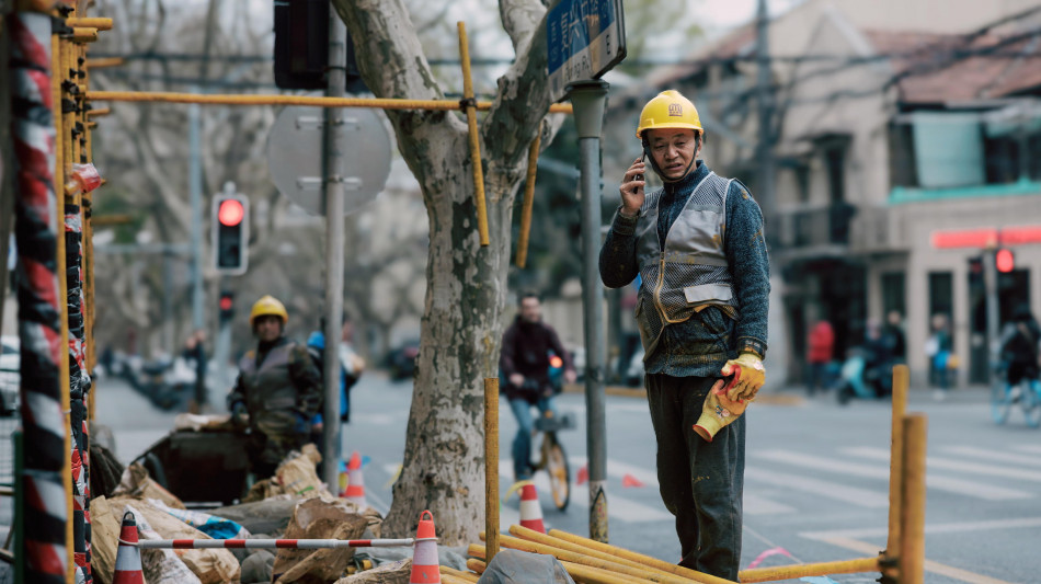 Cina, frena a 49,1 l'attivit&agrave; manifatturiera di gennaio
