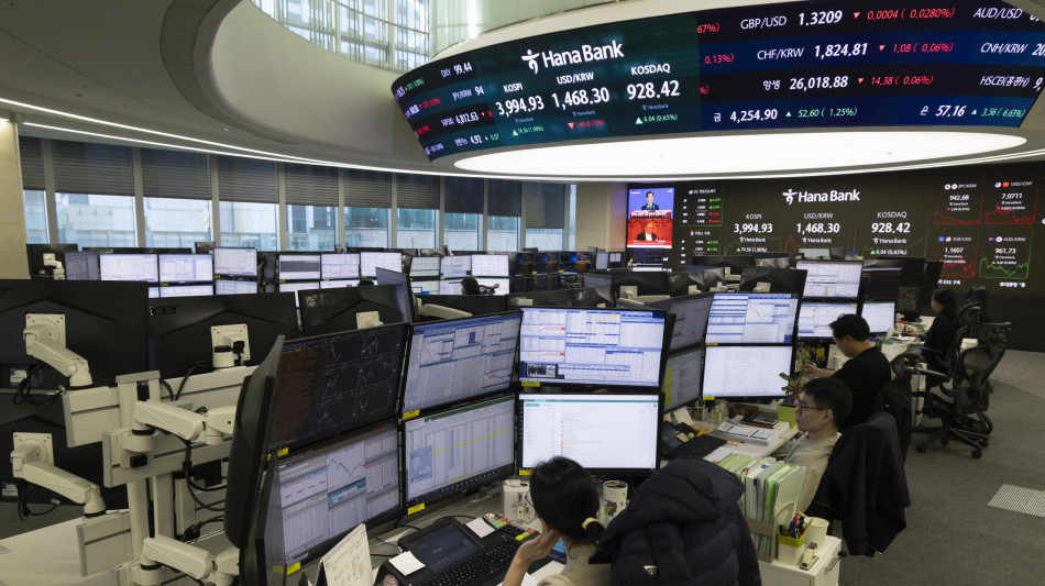 Borsa: l'Asia chiude in rialzo tra indagine sulla Fed e tensioni in Iran