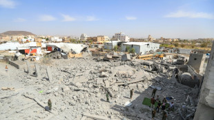 Rebeldes hut&iacute;es dicen que bombardeos de EEUU dejaron dos muertos en Yemen