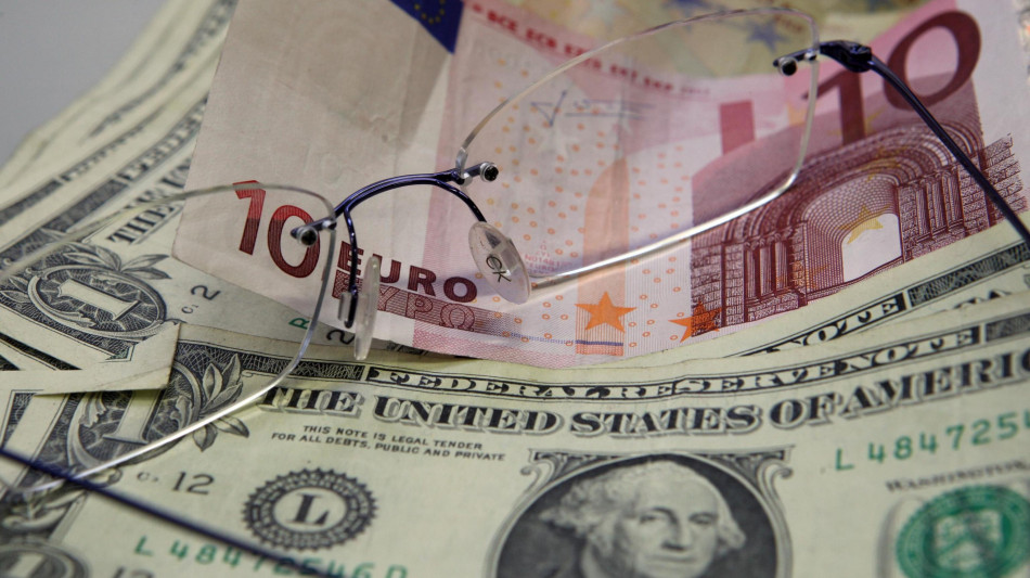 L'euro &egrave; stabile sul dollaro a quota 1,0289