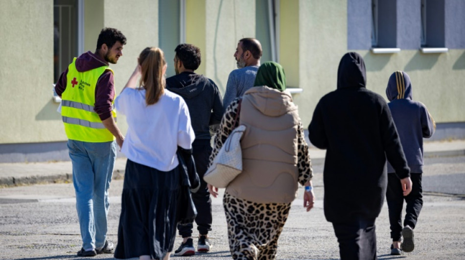 Zahl der Asylantr&auml;ge sinkt im M&auml;rz erneut deutlich