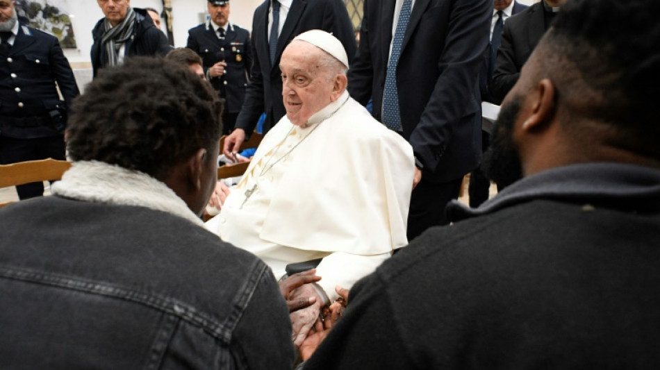 Le pape, en sortie &agrave; Rome, dit vivre P&acirc;ques "comme il peut"