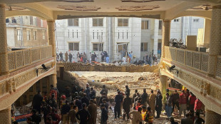 Pakistan: au moins 25 morts dans une explosion &agrave; l'int&eacute;rieur d'une mosqu&eacute;e de Peshawar