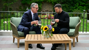 Primer ministro británico recibe a Zelenski en Londres la víspera de la cumbre Trump-Putin