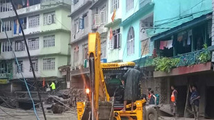 Dez mortos e mais de 80 desaparecidos ap&oacute;s inunda&ccedil;&atilde;o na &Iacute;ndia