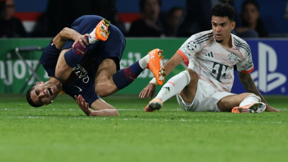Ligue des champions: le PSG tombe face au Bayern, toujours invaincu, et perd Dembélé et Hakimi