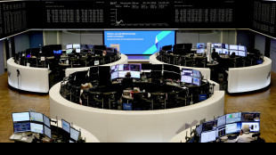 Borsa: l'Europa chiude debole tra Hormuz e tensioni Iran-Usa