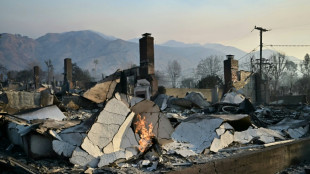 Pron&oacute;sticos meteorol&oacute;gicos dan un halo esperanza en la lucha contra los incendios de Los &Aacute;ngeles
