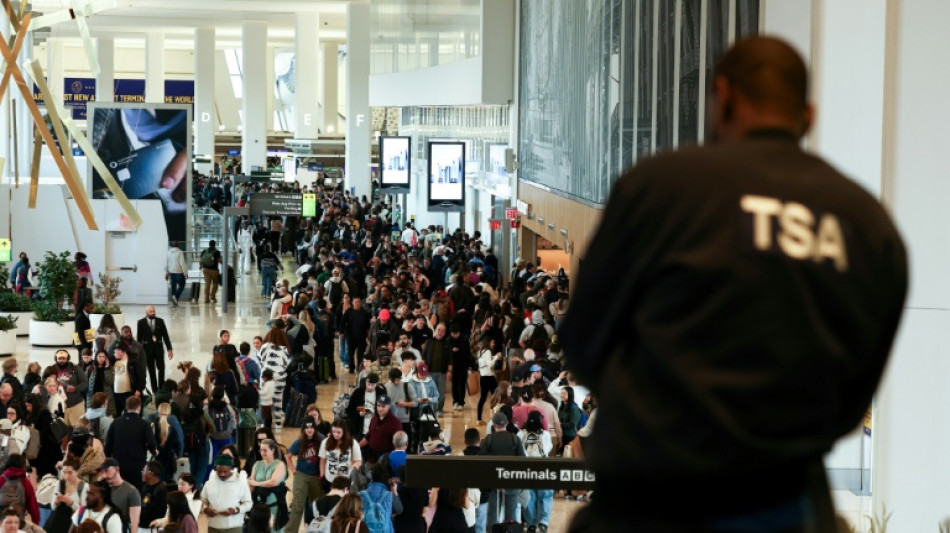Republicanos rejeitam na C&acirc;mara plano do Senado para encerrar caos em aeroportos dos EUA