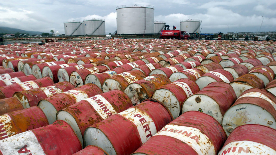 Il petrolio in calo a New York a 60,66 dollari