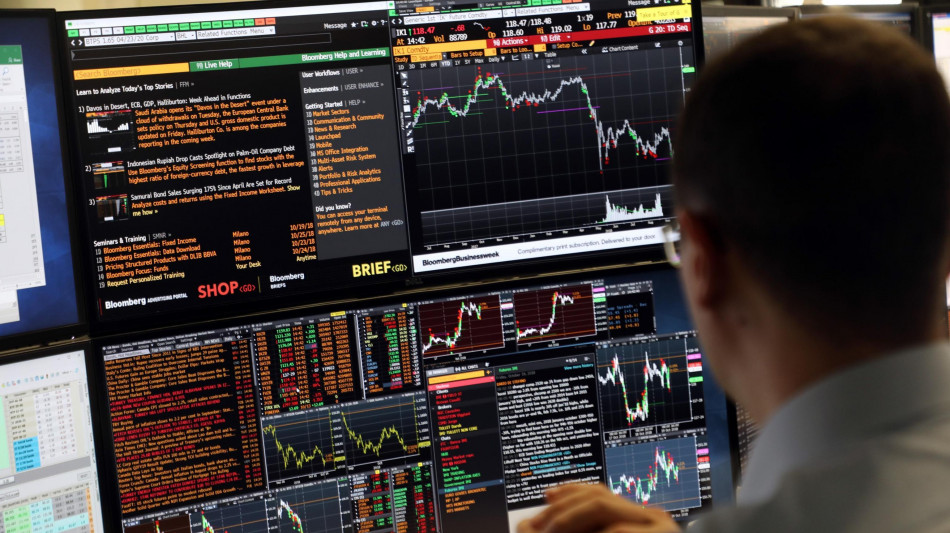 Borsa: Milano si consolida a +0,94% con le banche e Prysmian