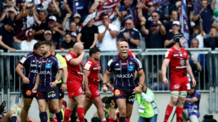 Top 14: duel à distance entre Toulon et l'UBB, émotion attendue après la mort de Raisuqe