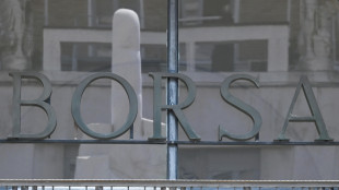 Borsa: Milano si porta in parit&agrave;, corre Iveco, gi&ugrave; Stm
