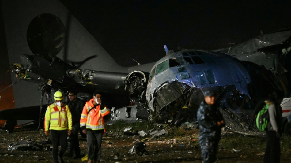 Mit Geldscheinen beladenes Milit&auml;rflugzeug in Bolivien abgest&uuml;rzt - 15 Todesopfer