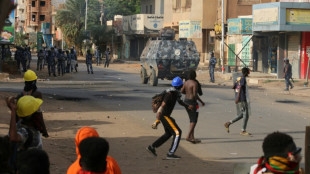 Des milliers de manifestants au Soudan, sous les gaz lacrymog&egrave;nes
