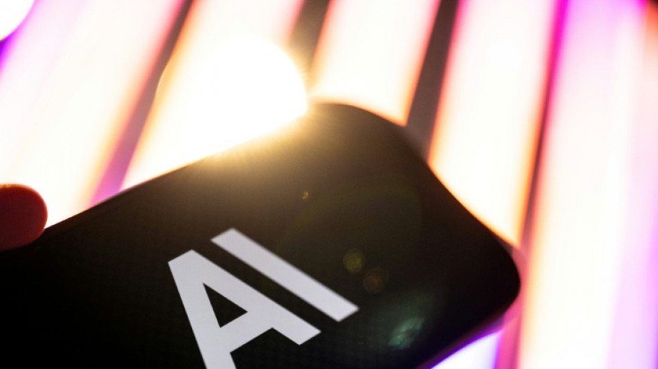 Trump defiende la "autorregulaci&oacute;n" ante los l&iacute;deres de la inteligencia artificial