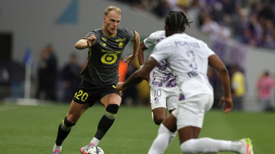 Ligue 1: Lille reste dans la course à la C1 en dominant Toulouse