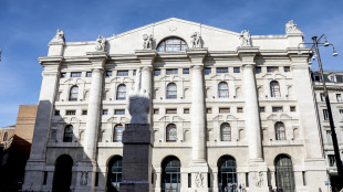 Borsa: Milano apre in calo dell'1,38%