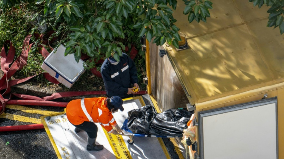 Incendie de Hong Kong: au moins 128 morts, l&#039;angoissante recherche des disparus