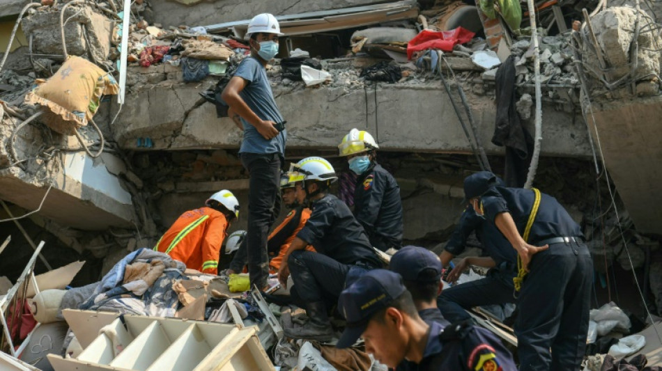 Siguen las operaciones de rescate tras el sismo que dej&oacute; 1.700 muertos en Birmania