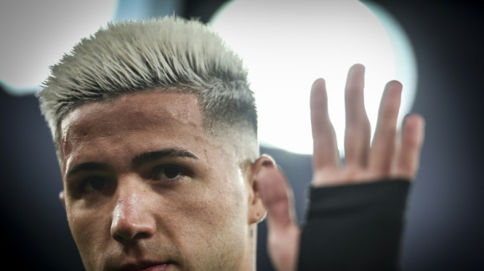 Chelsea chase Fernandez as Cancelo joins Bayern