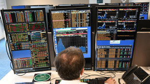 Borsa: Milano chiude in rialzo con l'Europa, in luce Stm e Tim