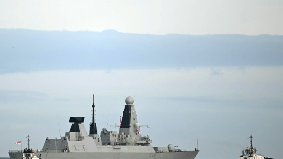 Un buque de guerra brit&aacute;nico llega a Gibraltar en ruta para proteger Chipre