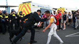 Rechte Proteste: Britischer Premier k&uuml;ndigt schnelle strafrechtliche Konsequenzen an