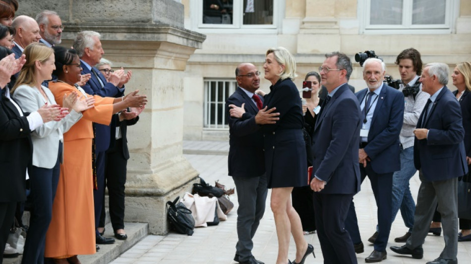 Frankreichs Innenminister zeigt sich offen f&uuml;r rechten Premierminister 