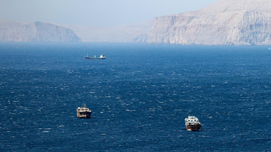 Media, mediatori vagliano proposte per la riapertura di Hormuz