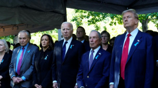Geste der "Geschlossenheit": Biden setzt K&auml;ppi mit Aufschrift "Trump 2024" auf