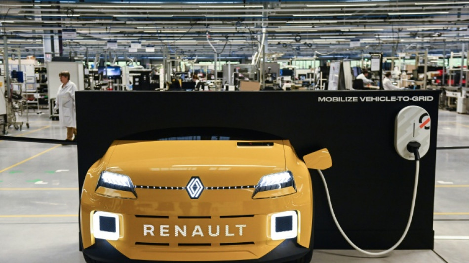 Nouvelle baisse marqu&eacute;e des ventes de voitures neuves en France en 2025