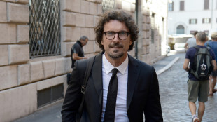 Toninelli, Grillo impugner&agrave; il voto, il simbolo &egrave; suo