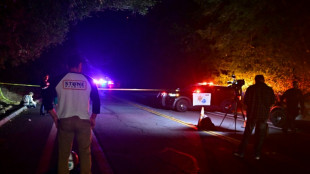 Homem abre fogo em bar de Los Angeles e mata três