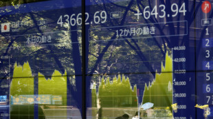 Borsa: Asia contrastata tra dazi e Fed