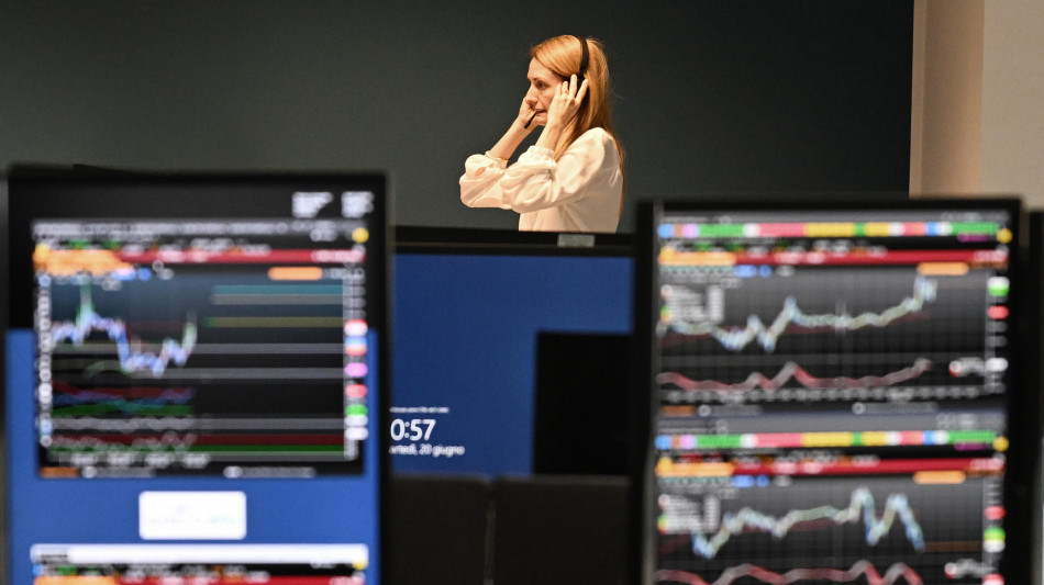 Borsa: Milano apre bene (+0,9%) con l'ottimismo sui dazi