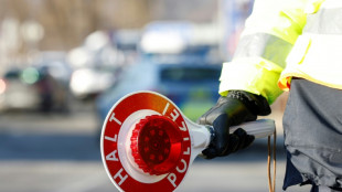 16 Menschen in überladenem Kleinbus: Bundespolizei stoppt Schleusungsversuch