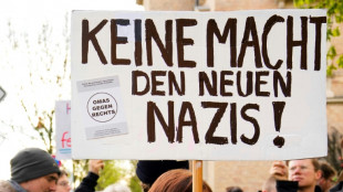 Allemagne: ouverture chaotique du proc&egrave;s d'un dirigeant d'extr&ecirc;me droite jug&eacute; pour un slogan nazi