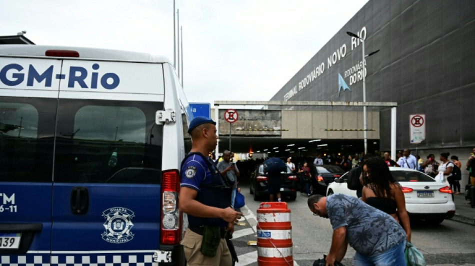 Br&eacute;sil: prise d'otages dans un bus &agrave; la gare routi&egrave;re de Rio, deux bless&eacute;s