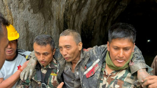 Crue dans l'Himalaya : un troisi&egrave;me rescap&eacute; extrait d'un tunnel, les recherches continuent