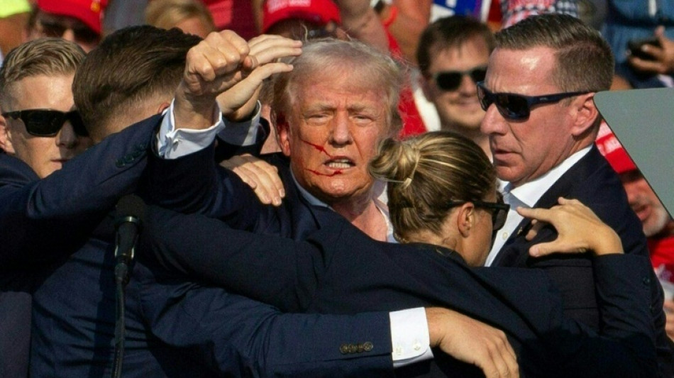 Trump entgeht knapp Anschlag - Weltweit Ersch&uuml;tterung und Sorge um US-Demokratie