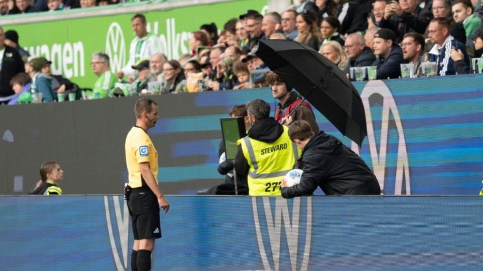 Umfrage zum VAR: Trainer und Kapit&auml;ne unzufrieden