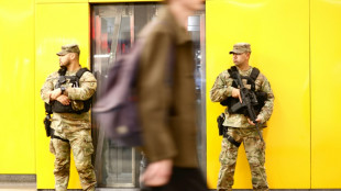 Homem morre ap&oacute;s ser empurrado nos trilhos do metr&ocirc; de Nova York