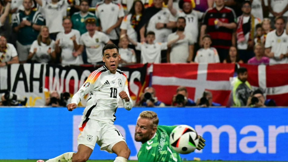 EM-Traum lebt: DFB-Team trotzt D&auml;nen und Donnerwetter