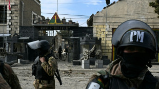 Se elevan a nueve los uniformados muertos por explosiones en un edificio militar de Bolivia