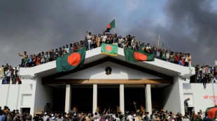 Regierungschefin flieht nach Protesten aus Bangladesch: Armee k&uuml;ndigt &Uuml;bergangregierung an