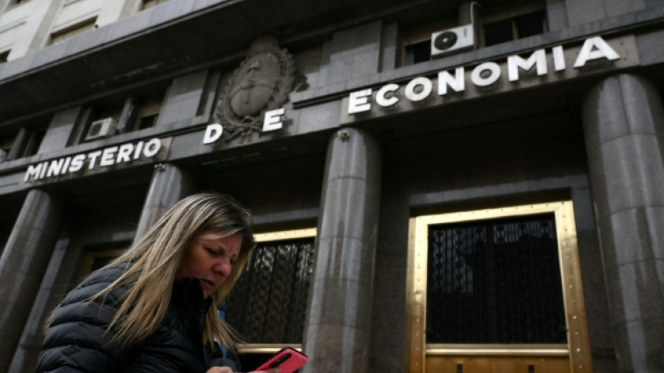 La inflación en Argentina repunta levemente durante el agitado mes electoral