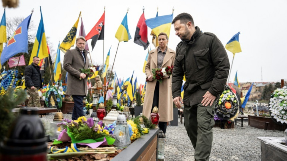 EU sichert Ukraine Unterst&uuml;tzung zu - Selenskyj dringt auf Waffenlieferungen