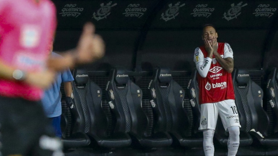 Neymar &eacute; alvo de cr&iacute;ticas ap&oacute;s curtir Carnaval e desfalcar o Santos