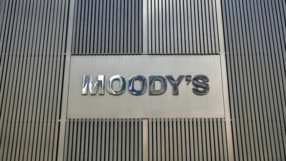 Moody's retira la calificaci&oacute;n triple A de la deuda estadounidense
